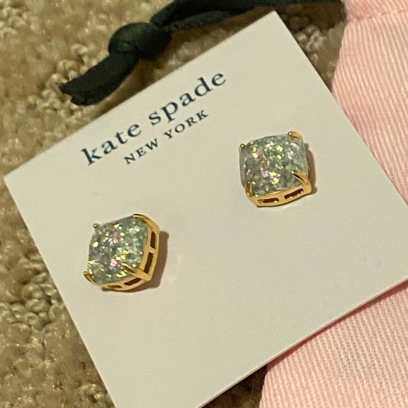NWT Kate Spade stud earrings - Picture 3 of 3